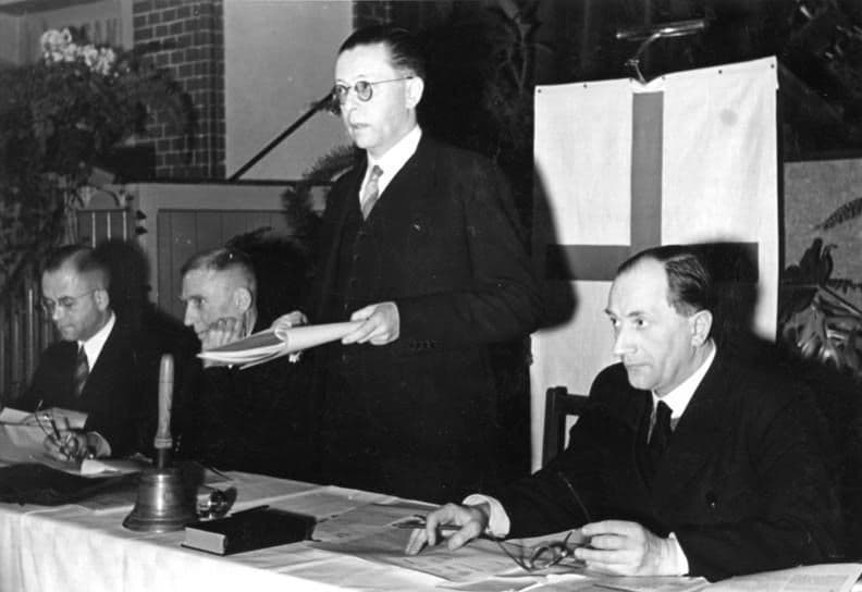 Gustav Heinemann auf der Generalsynode der EKD in Bethel bei Bielefeld, Januar 1949.