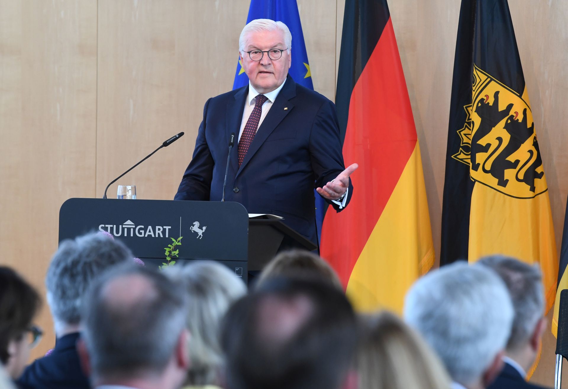 Bundespräsident Frank-Walter Steinmeier spricht im Rathaus Stuttgart.
